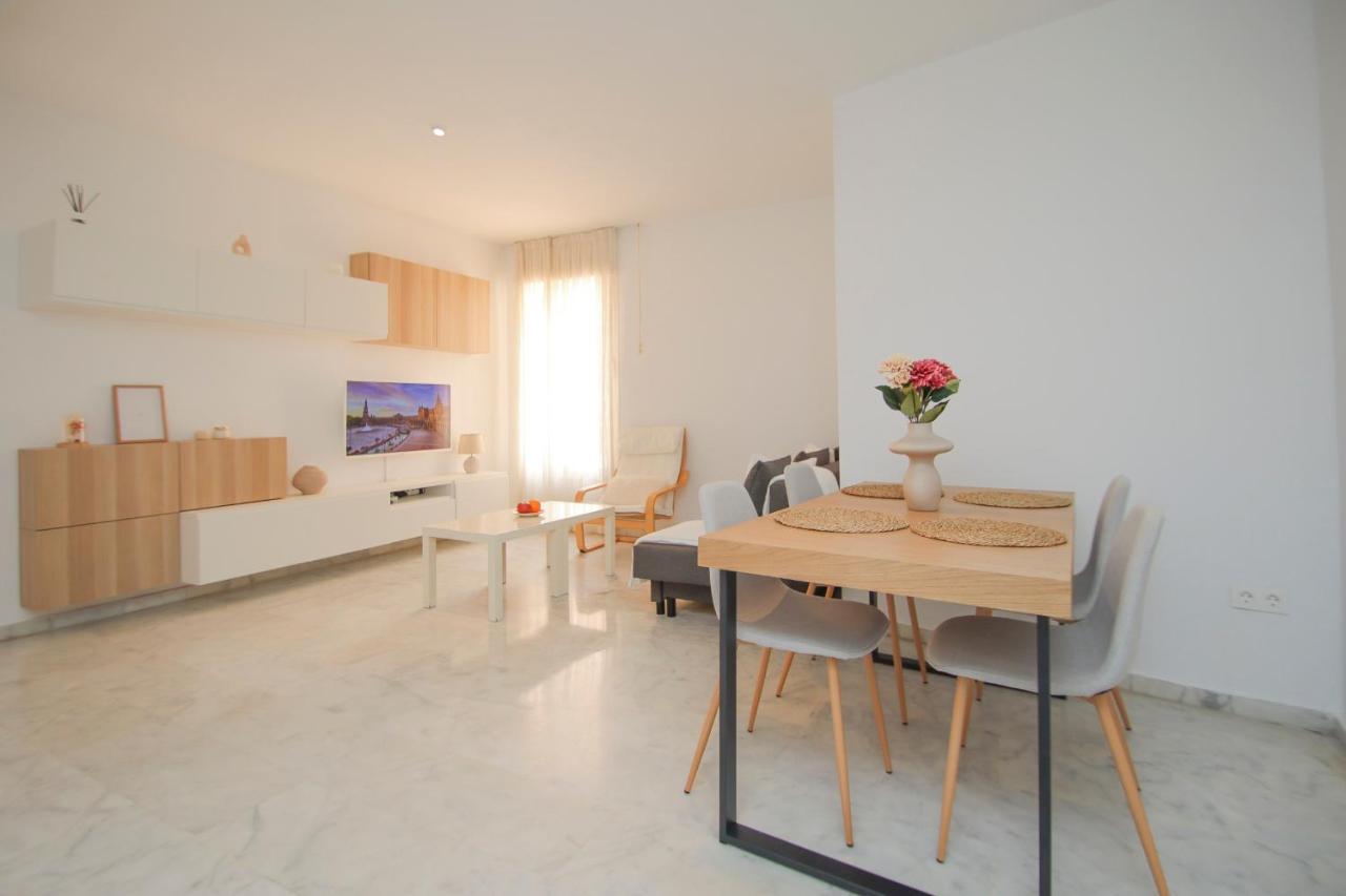 Modern Apt - Luxe Queen Bed - Walk To Isla Magica Sevilha Exterior foto